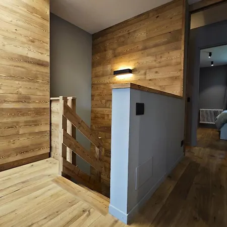 Hostdomus - Black Oak Apartment Mollieres